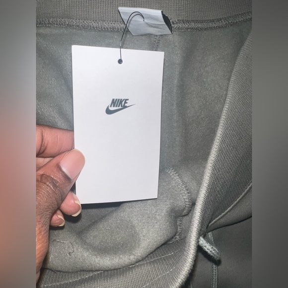 NWT Nike Women's Gray Shorts size XL - Picture 7 of 7